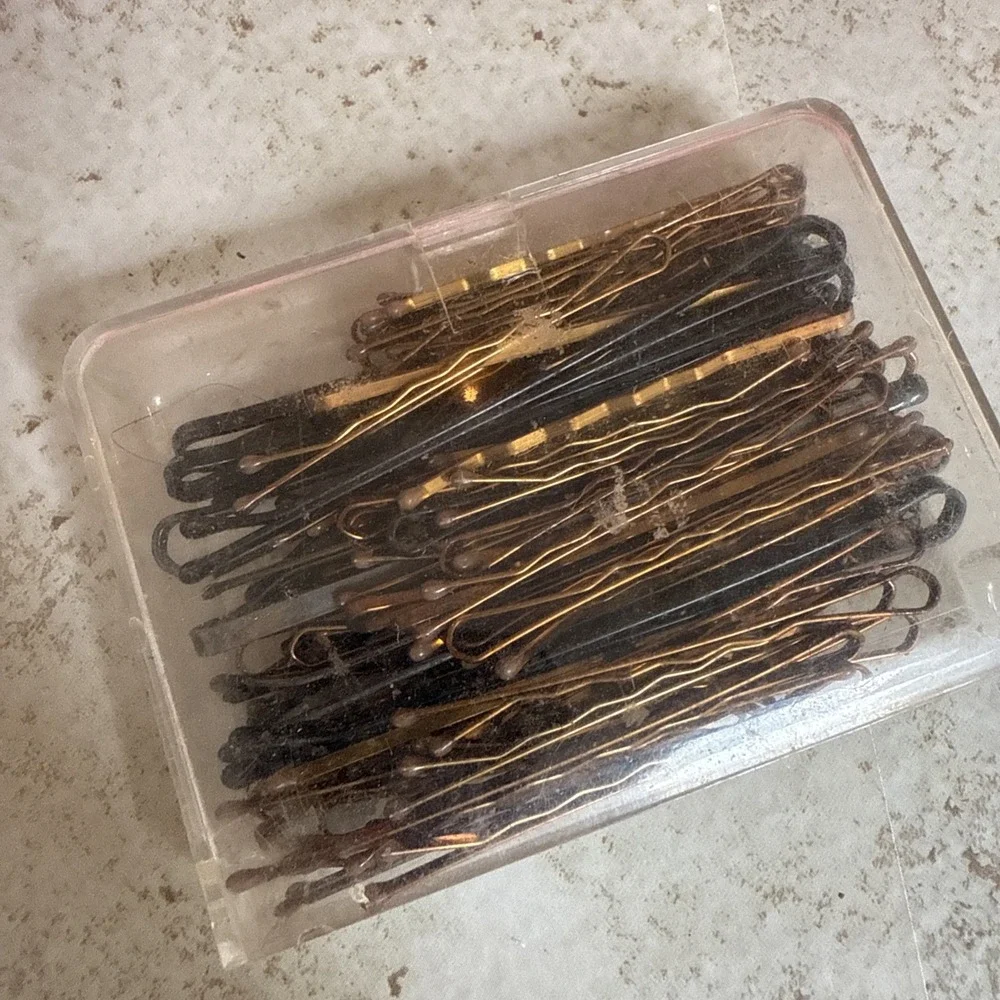 Vintage Bobby Pins In Goody Container‎